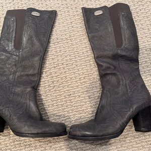 Women's Grey Leather Ugg Cowboy Boots